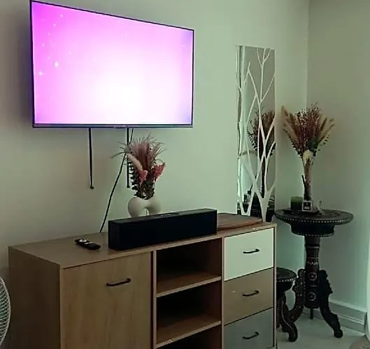 Hotel Casa Crisav Staycation Place @ Azure Manila